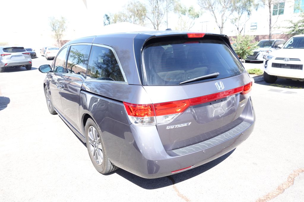 2015 Honda Odyssey Touring's photo