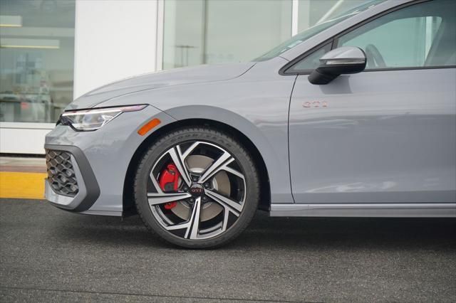 Thumbnail: 2026 Volkswagen Golf - 2