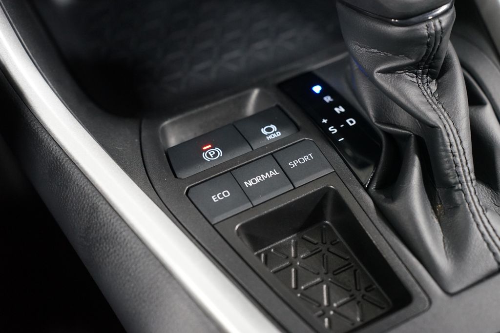 Thumbnail: 2025 Toyota RAV4 - 22