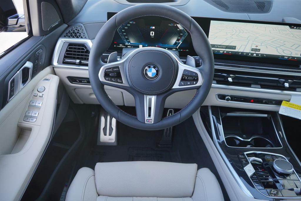 2025 BMW X7 M60i 15