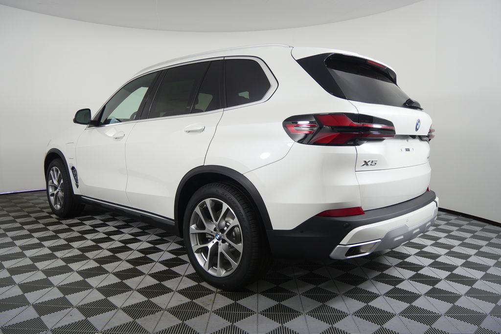Thumbnail: 2026 BMW X5 - 5