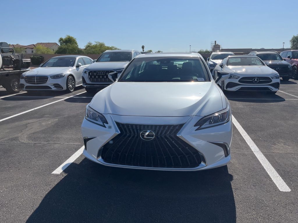 2025 Lexus ES Hybrid 300h 2