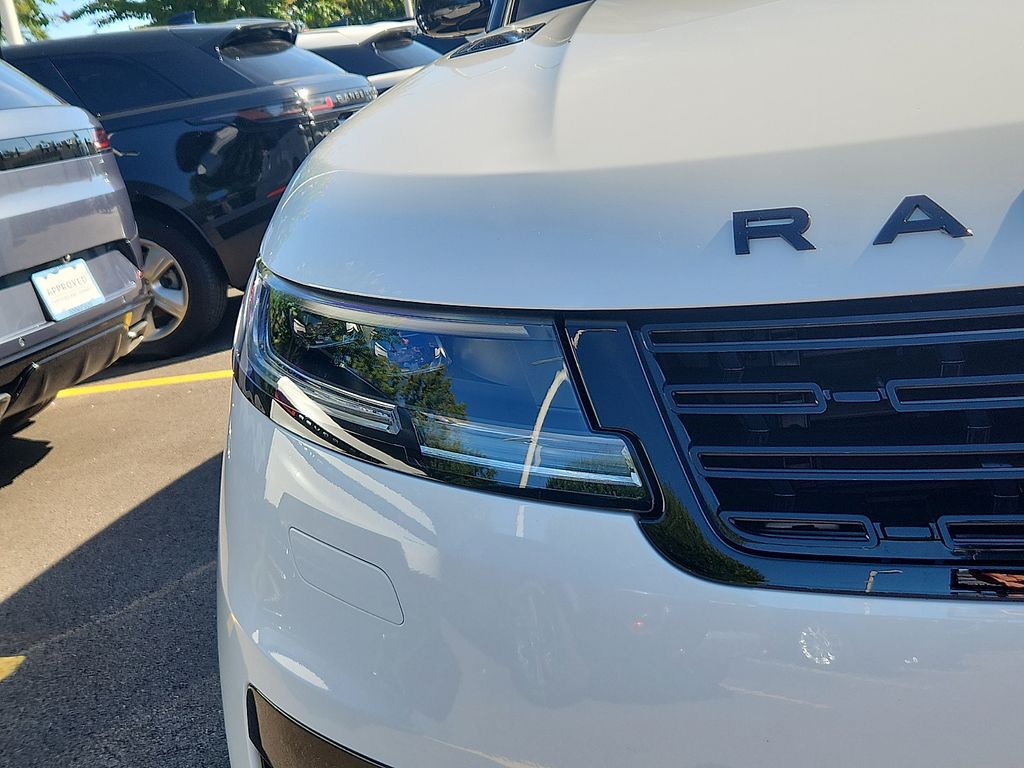 Thumbnail: 2026 Land Rover Range Rover Sport - 9