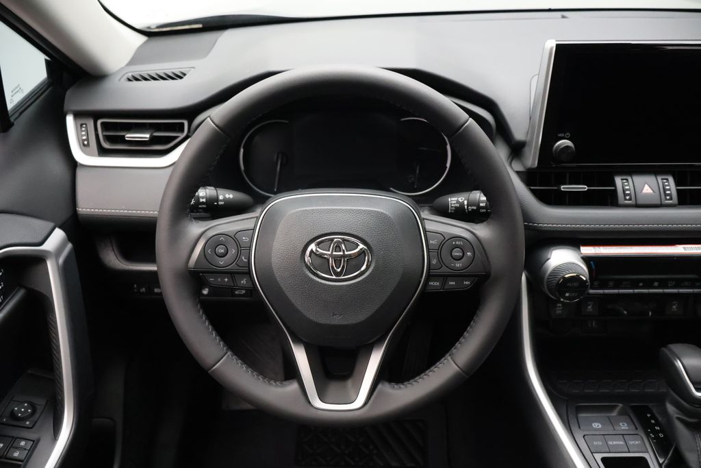 Thumbnail: 2025 Toyota RAV4 - 23