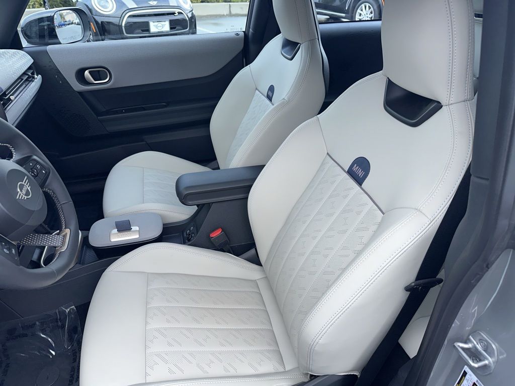 Thumbnail: 2025 MINI Cooper - 9