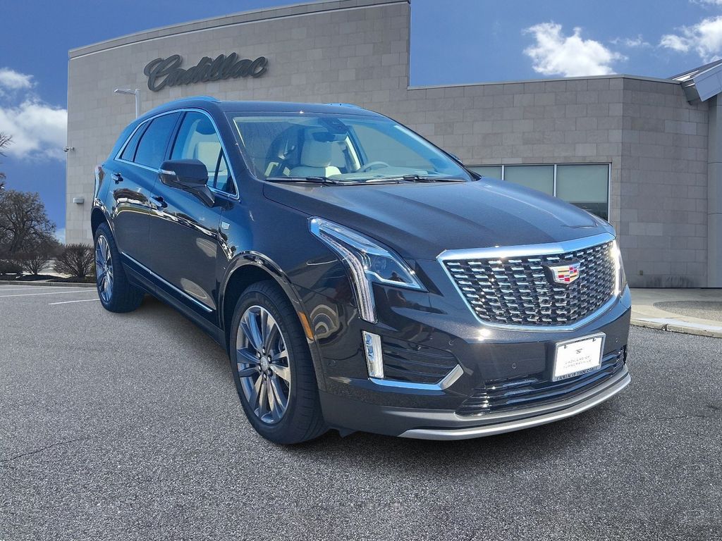 2025 Cadillac XT5 Premium Luxury 2