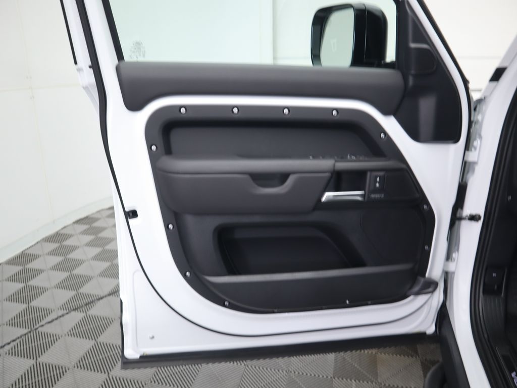 Thumbnail: 2025 Land Rover Defender - 25