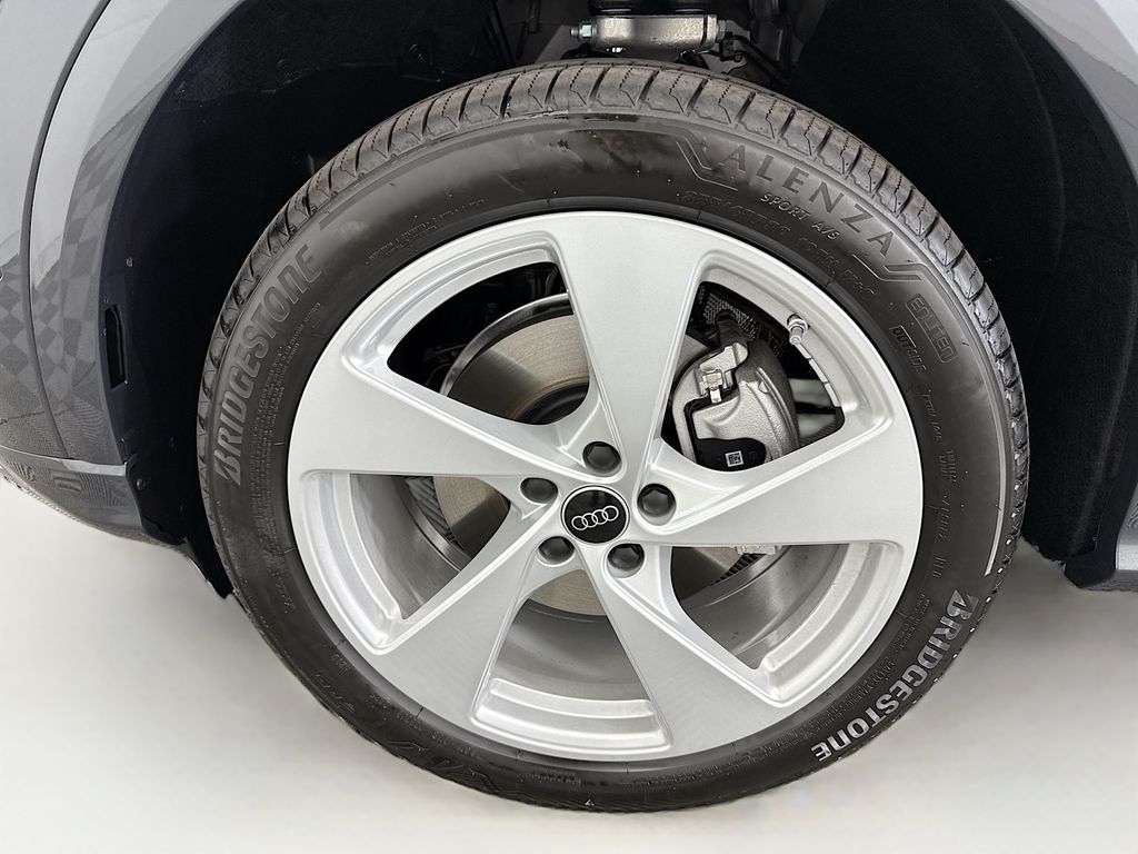 Thumbnail: 2025 Audi Q5 - 30