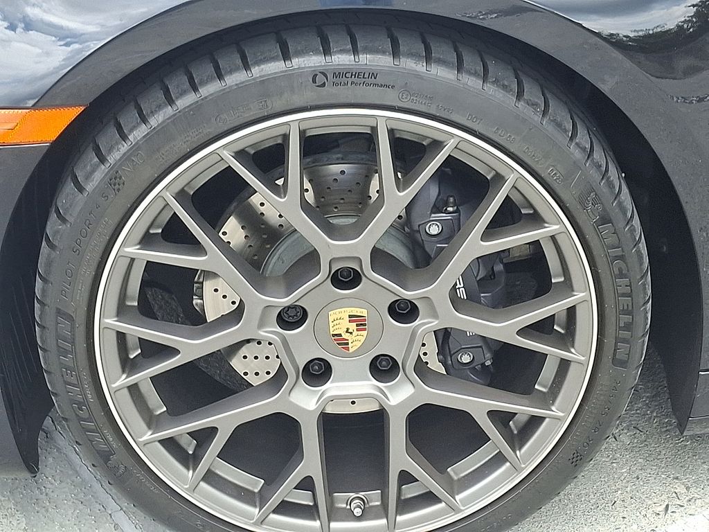 Thumbnail: 2023 Porsche 911 - 10