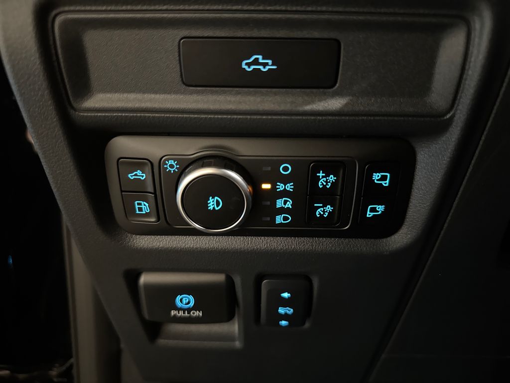 New 2026 Black Ford Platinum image 31