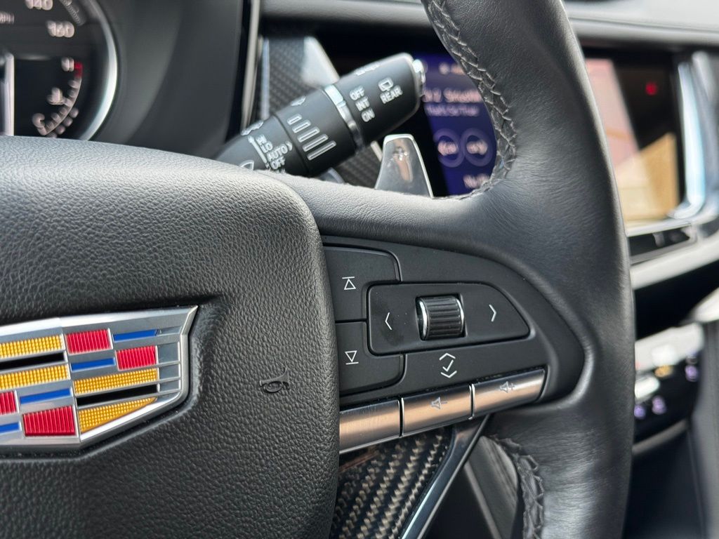 2024 Cadillac XT6 Sport photo