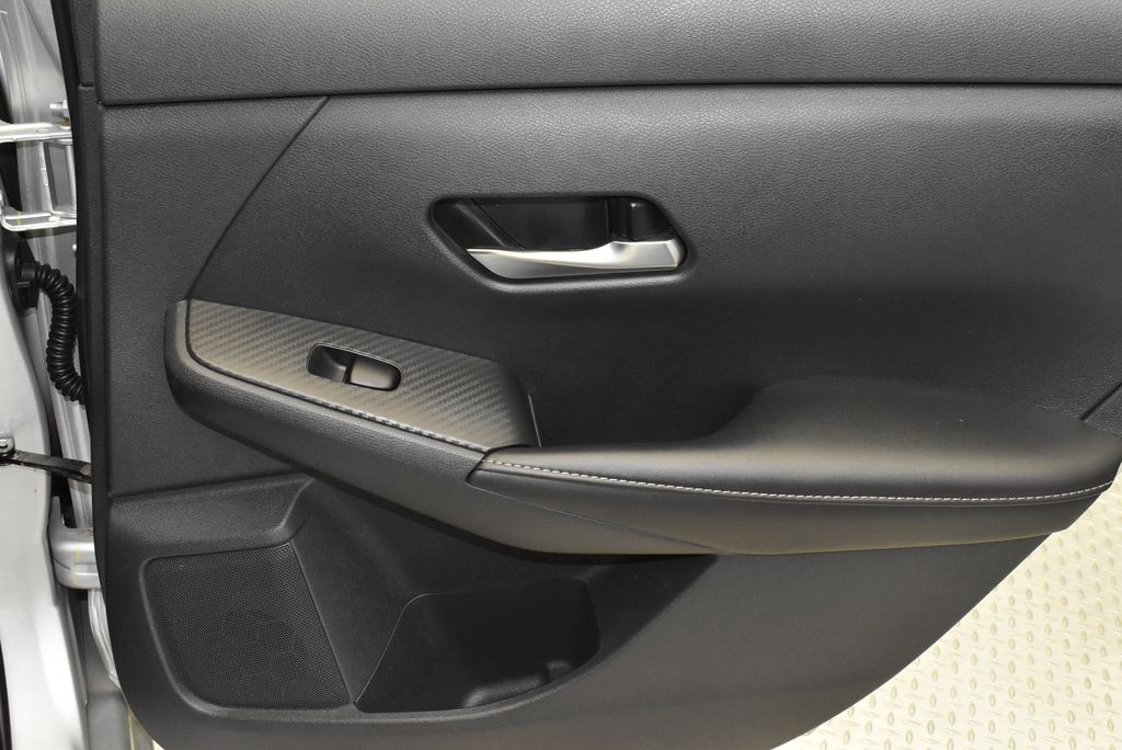 2022 Nissan Sentra SV 27
