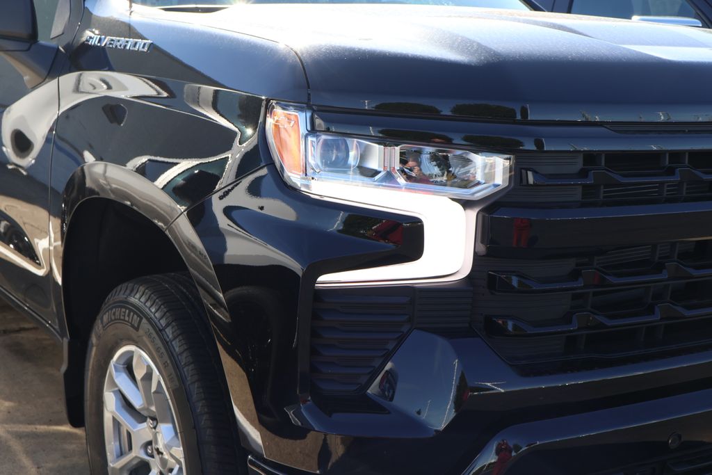 Thumbnail: 2026 Chevrolet Silverado 1500 - 3