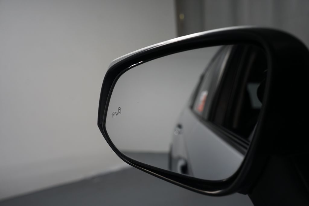 Thumbnail: 2023 Toyota RAV4 - 20