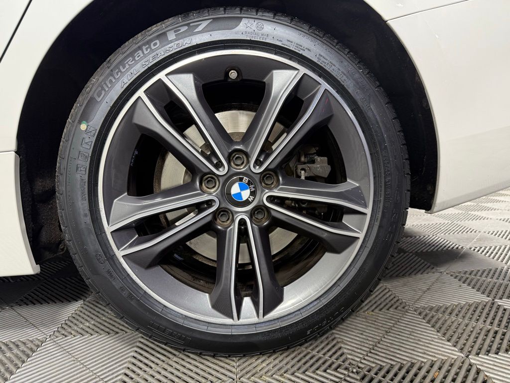 Thumbnail: 2023 BMW 2 Series - 10