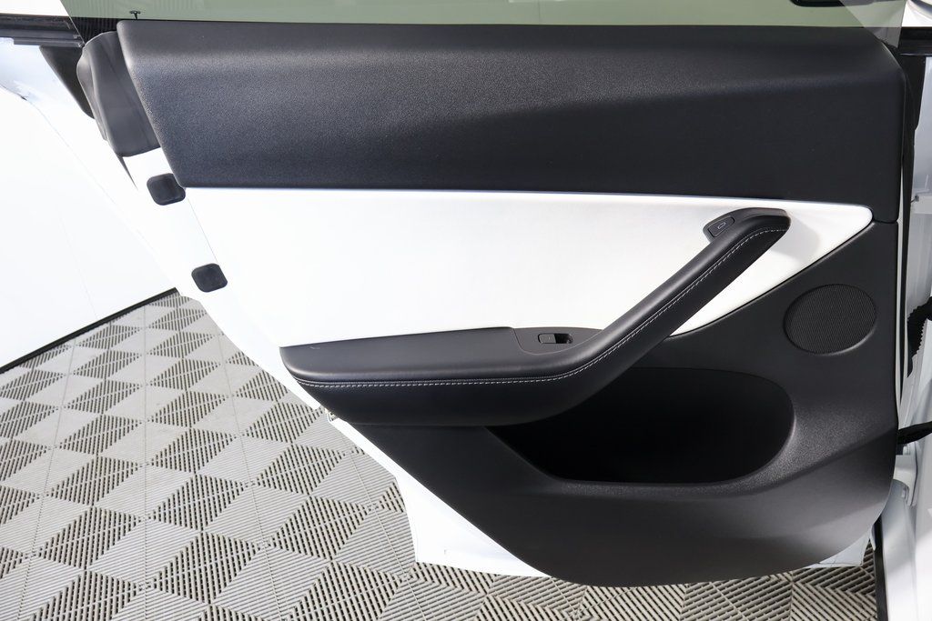 Thumbnail: 2022 Tesla Model Y - 13