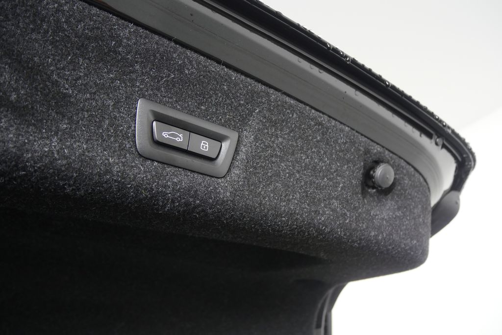 Thumbnail: 2025 BMW 3 Series - 18