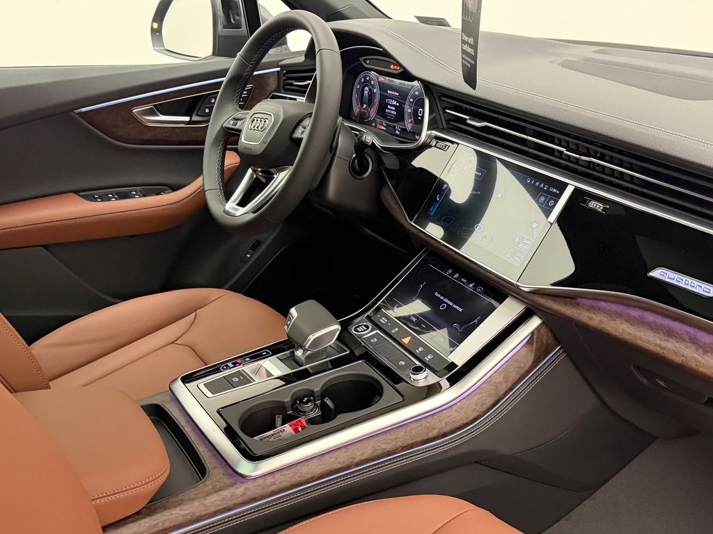 Thumbnail: 2026 Audi Q7 - 9