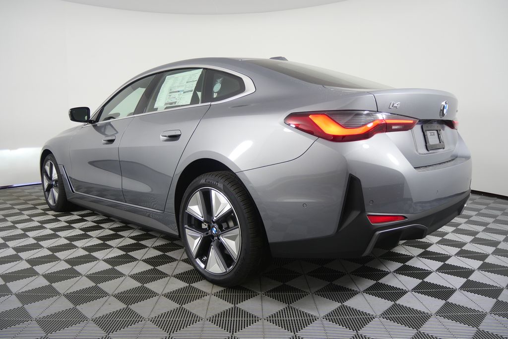 Thumbnail: 2026 BMW i4 - 5