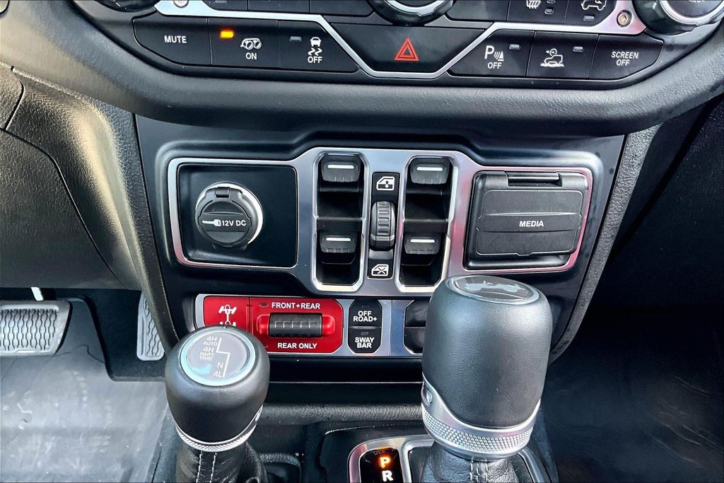 Used 2024 Jeep Wrangler SUV