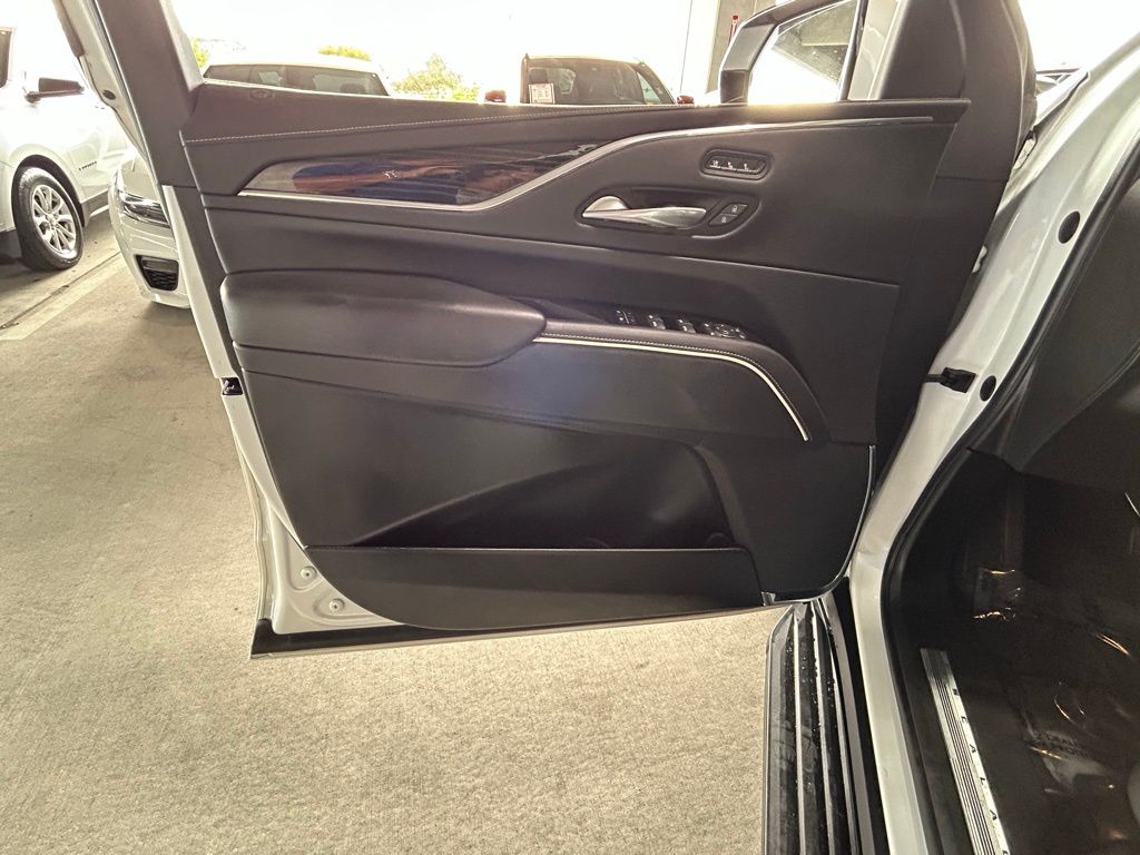 Used 2022 Crystal White Tricoat Cadillac Sport image 19