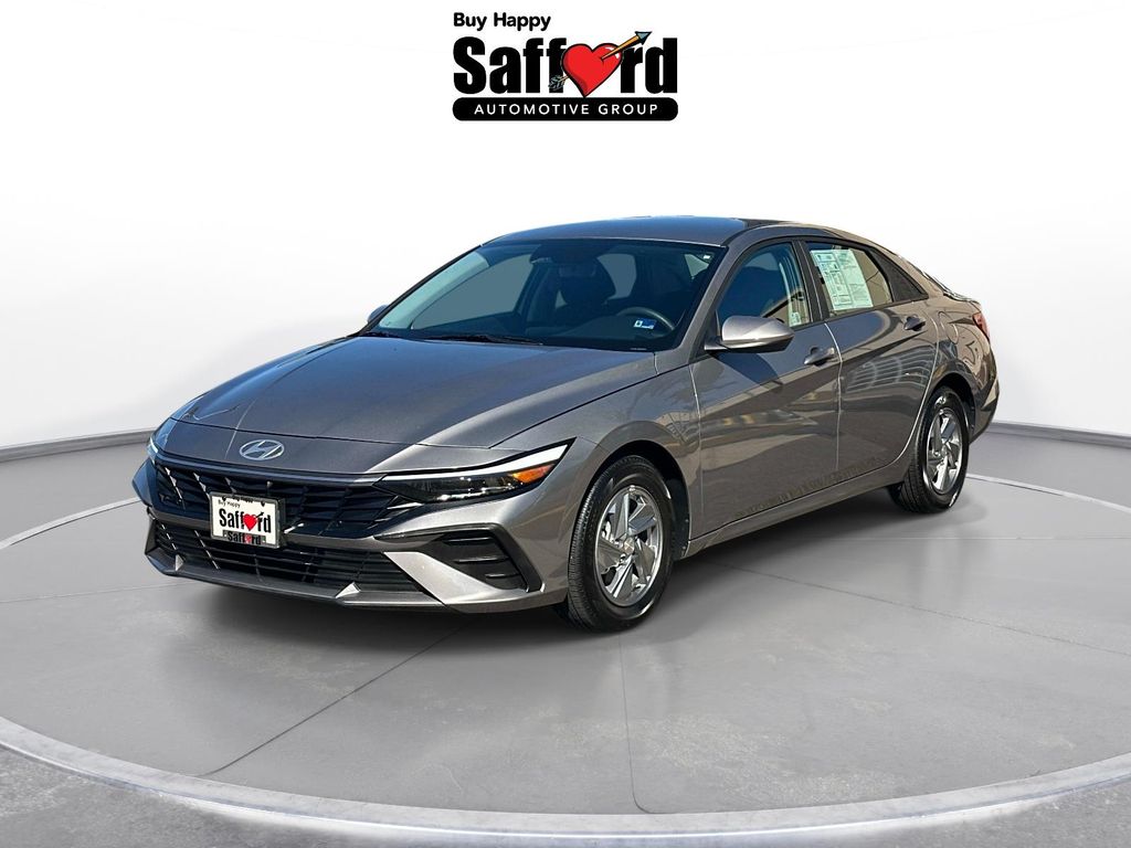 2024 Hyundai Elantra SE