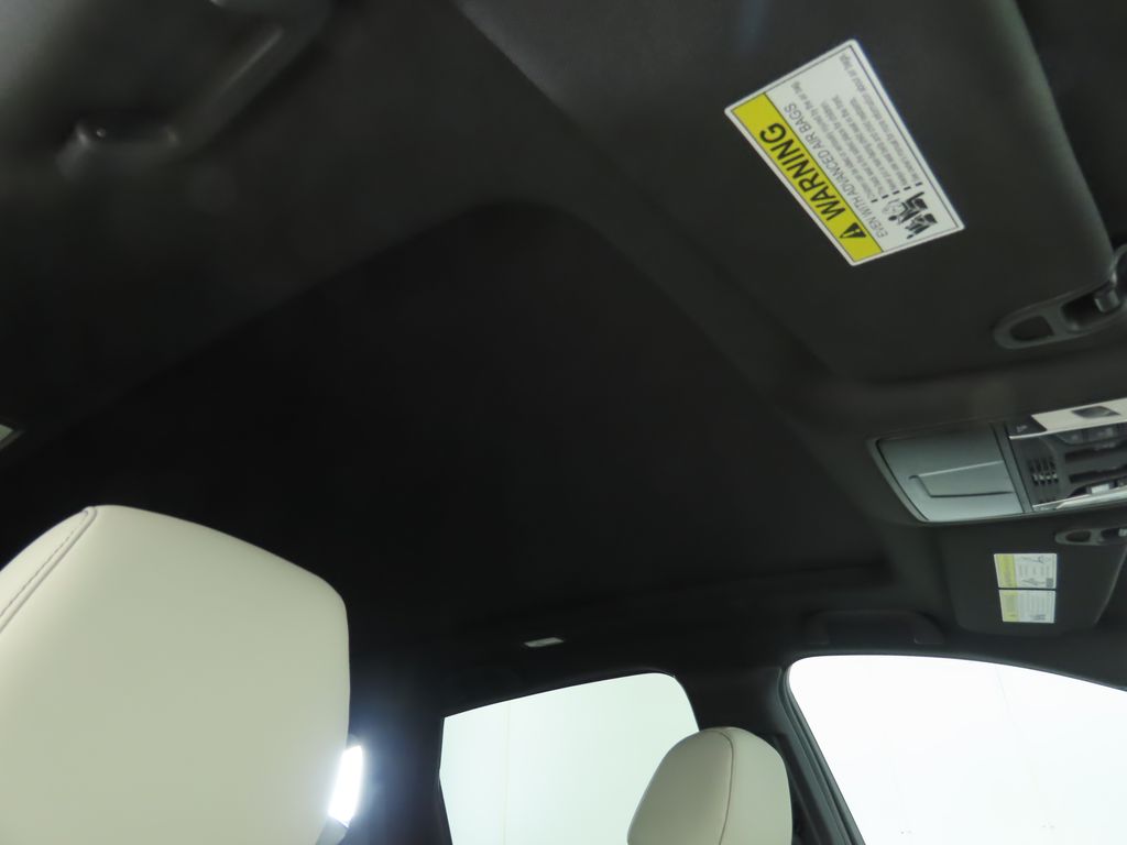 Thumbnail: 2025 Acura RDX - 18