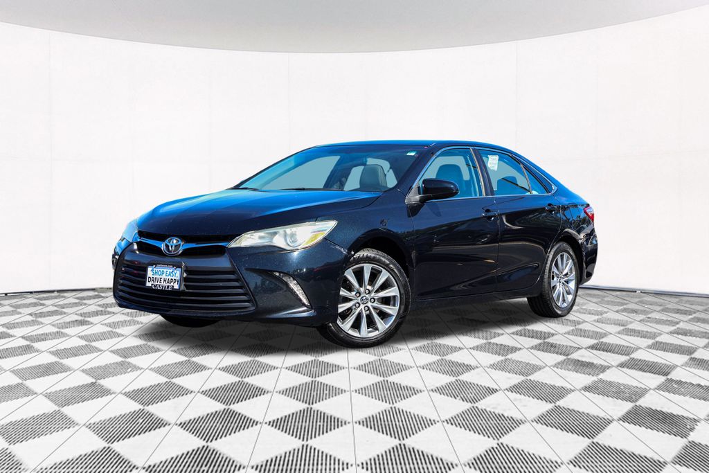 2015 Toyota Camry XLE 2