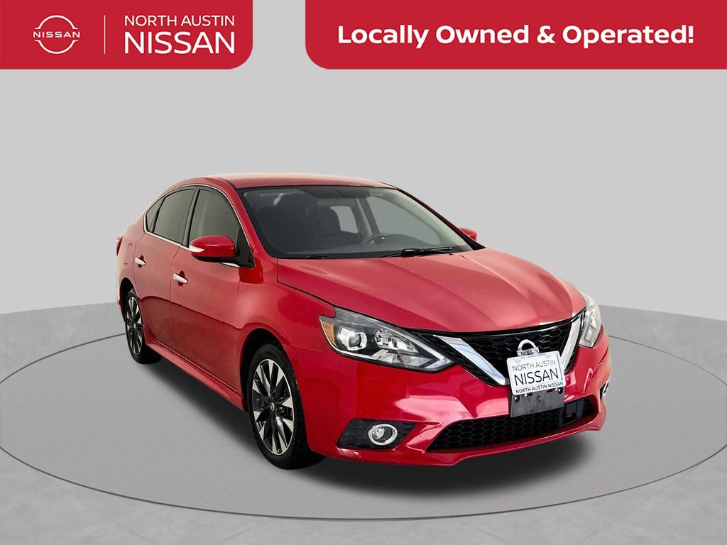 2018 Nissan Sentra Rojo (Red Alert) Sedán Tracción delantera Transmisión variable continua