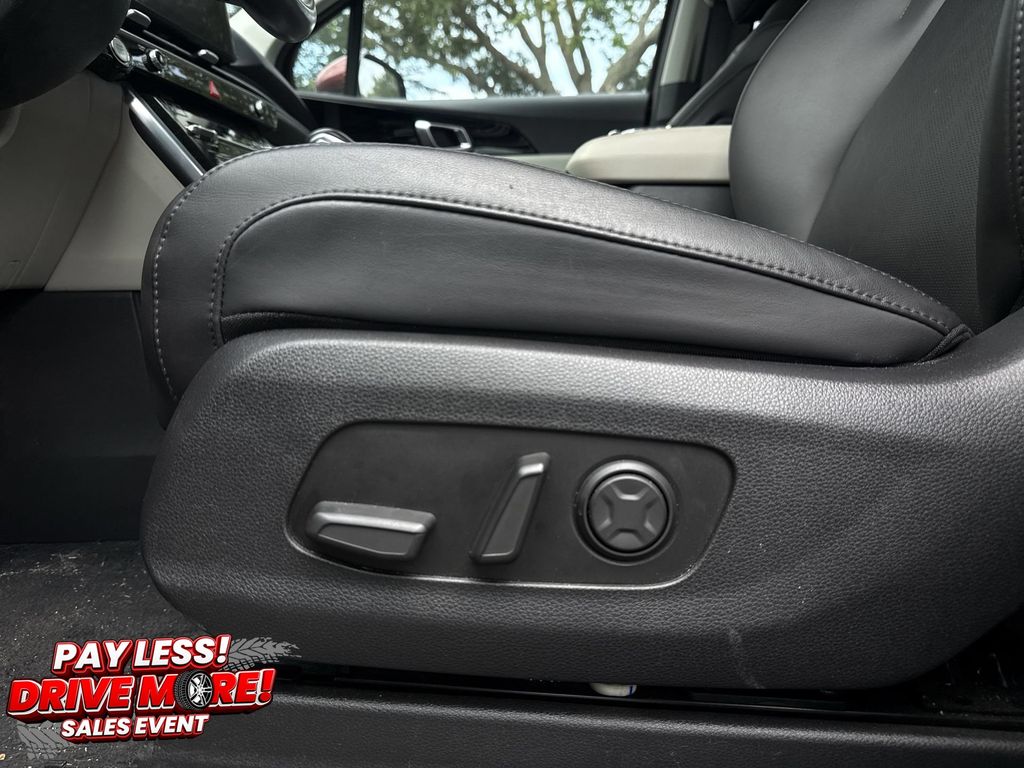 Used 2024 Kia Carnival Van