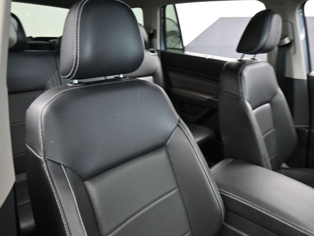 Used 2021 Gray Volkswagen 3.6L V6 SE w/Technology image 42