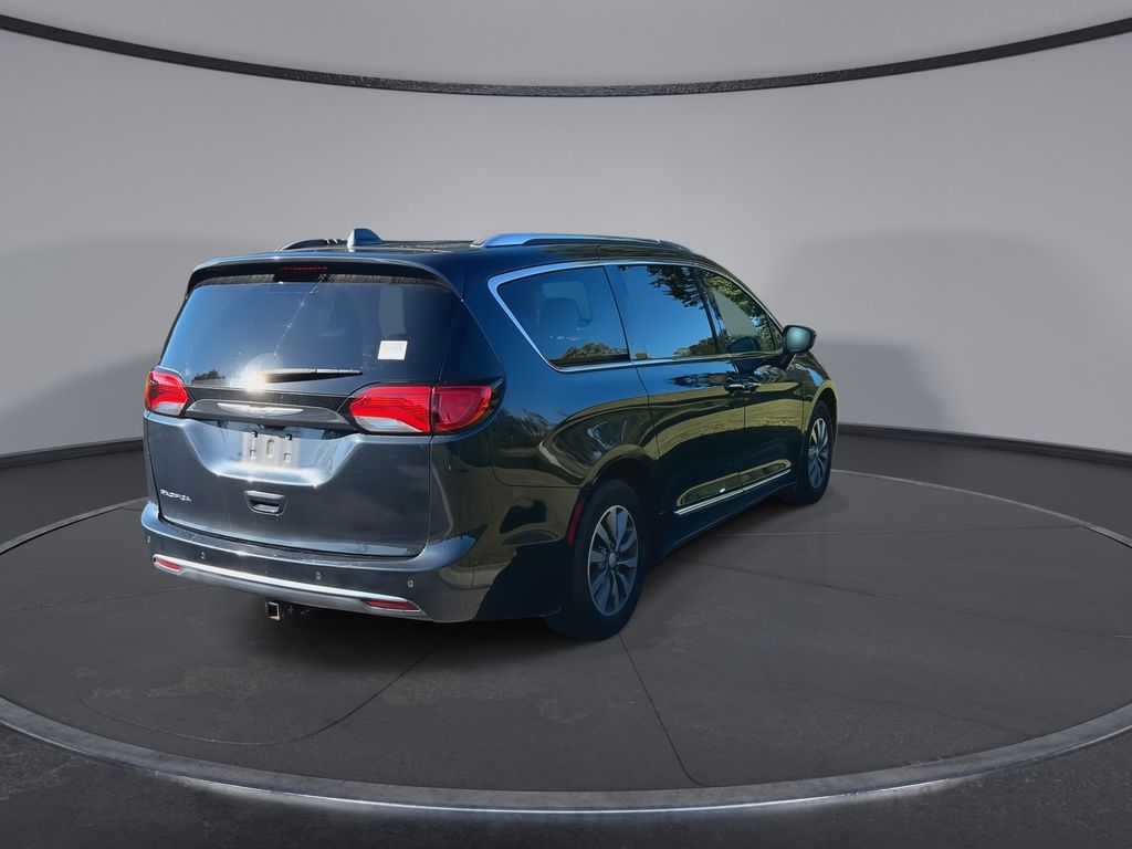 Thumbnail: 2019 Chrysler Pacifica - 8