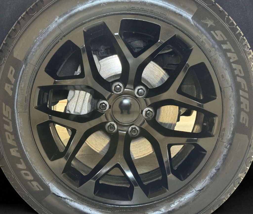 Used 2018 Red Hot Chevrolet LTZ image 30