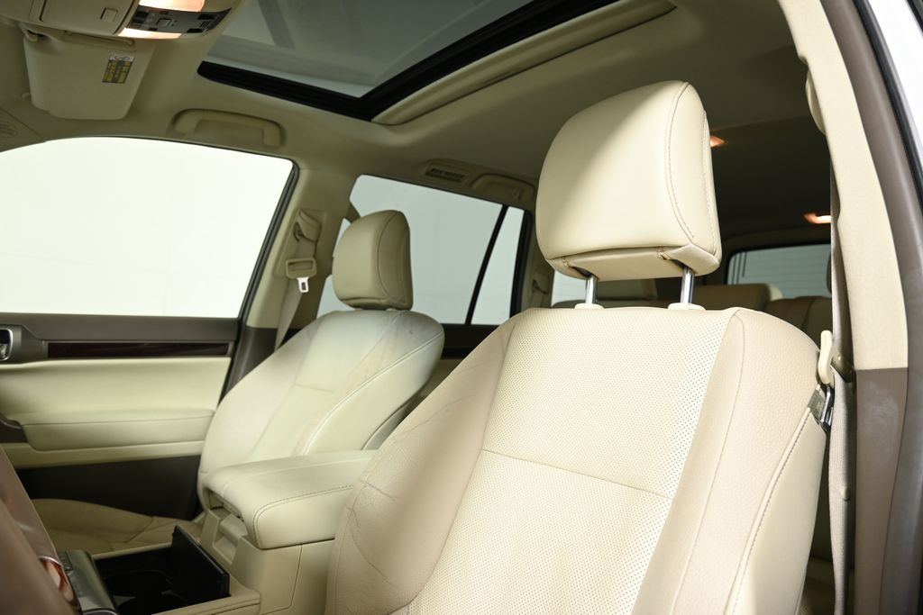 Thumbnail: 2016 Lexus GX - 15