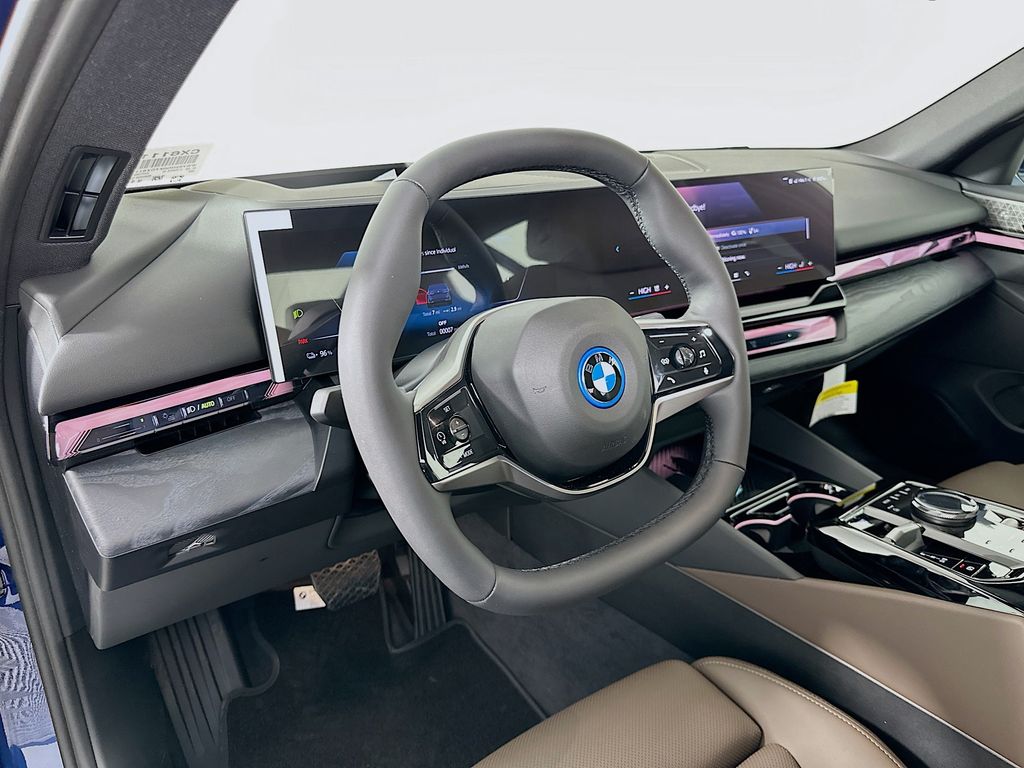 Thumbnail: 2026 BMW i5 - 9
