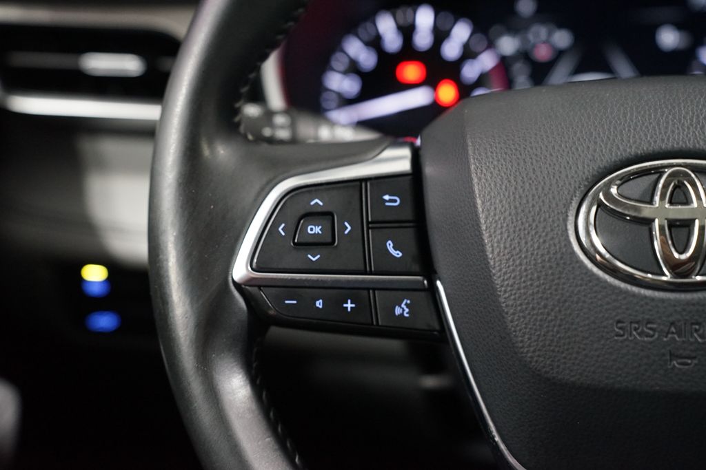 Thumbnail: 2020 Toyota Highlander - 14