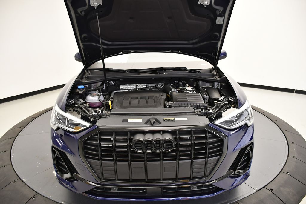 Thumbnail: 2025 Audi Q3 - 13