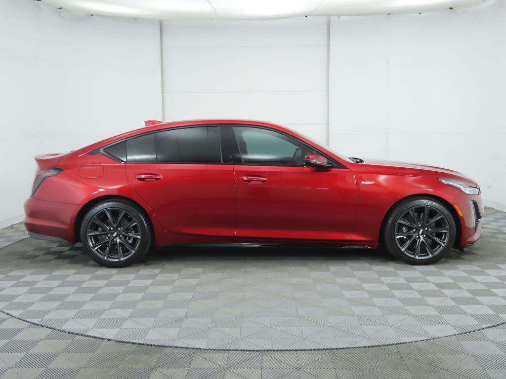 2024 Cadillac CT5 V 8