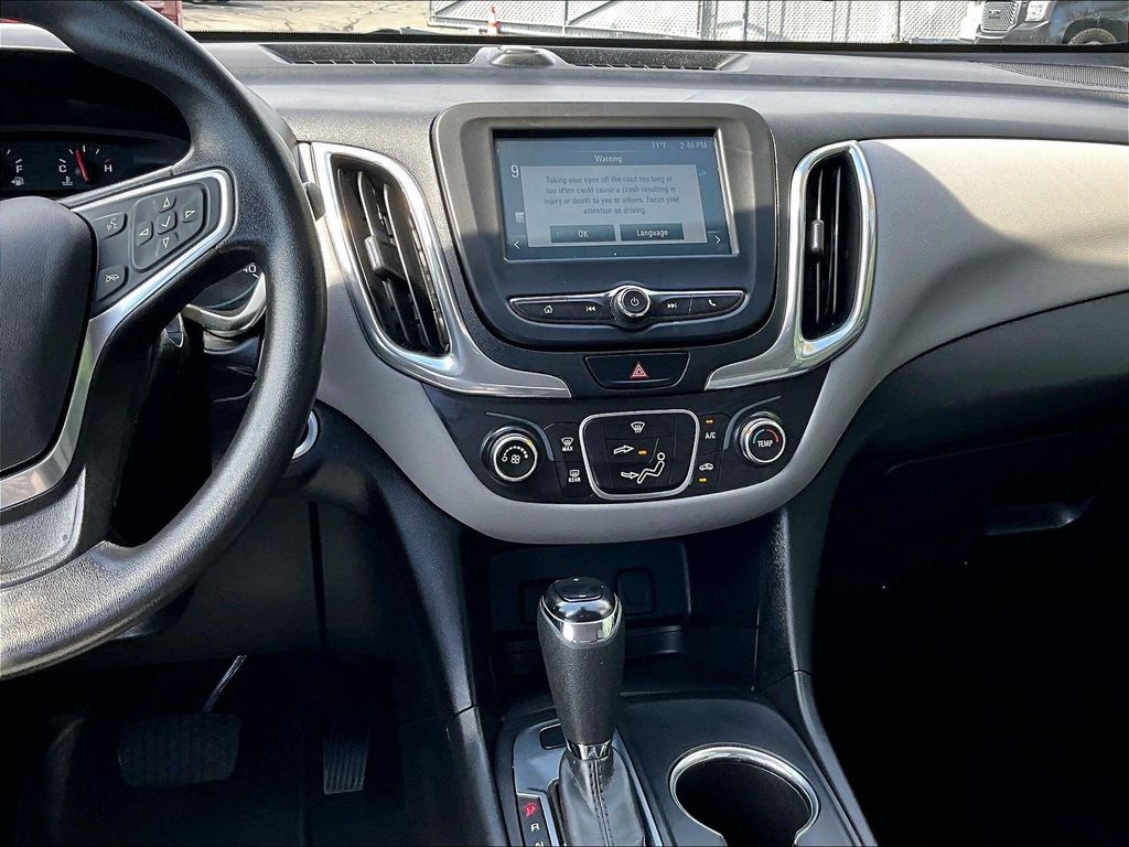 2018 Chevrolet Equinox — photo 17