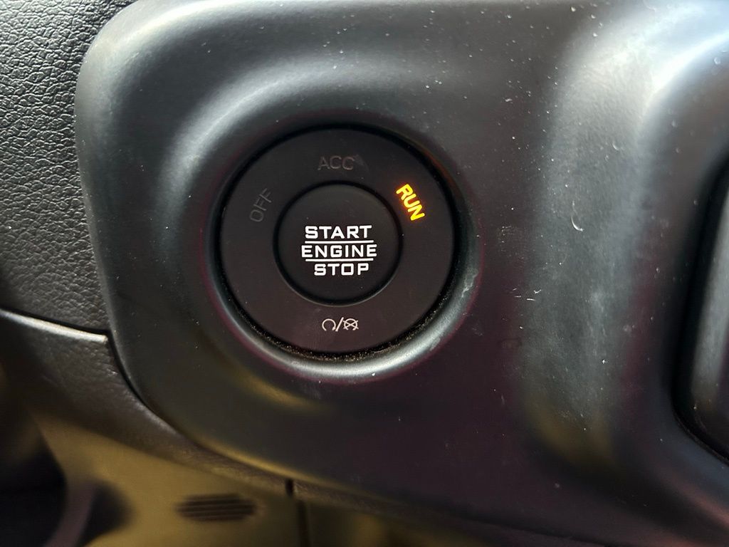 Thumbnail: 2022 Jeep Wrangler - 26