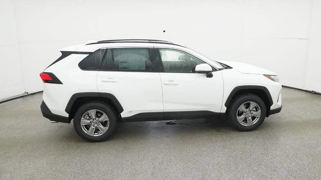 Thumbnail: 2025 Toyota RAV4 - 14