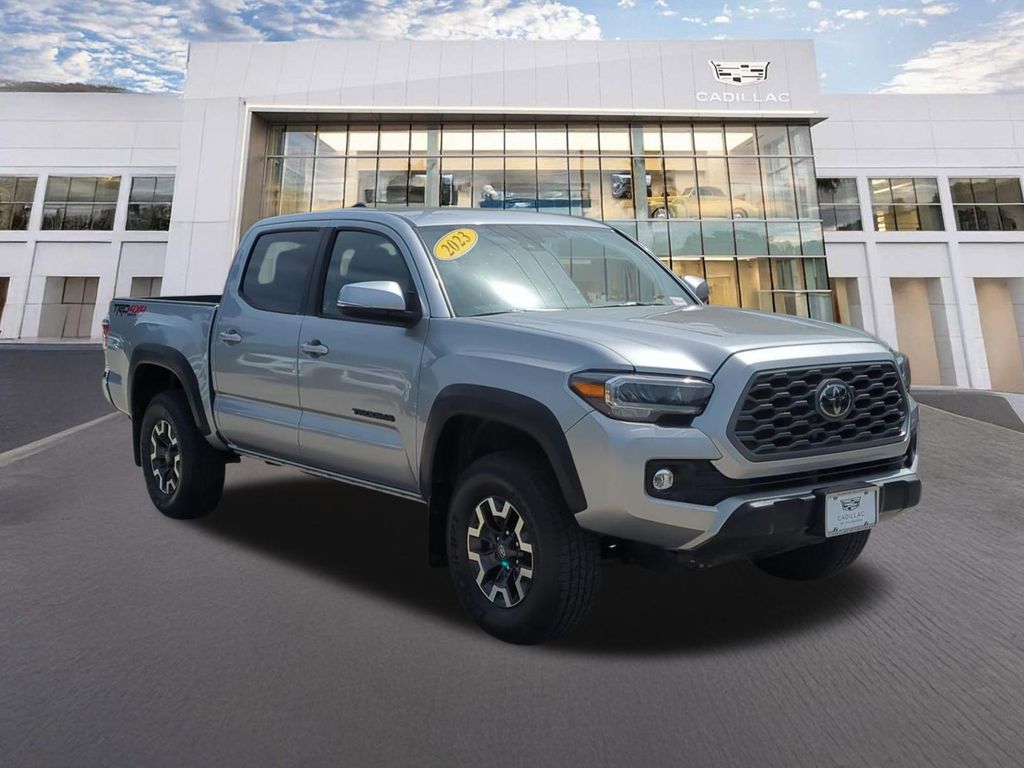 View vehicle photo 3