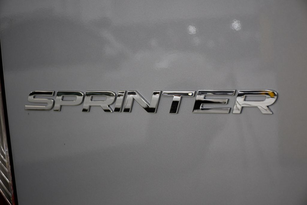 Thumbnail: 2025 Mercedes-Benz Sprinter - 9