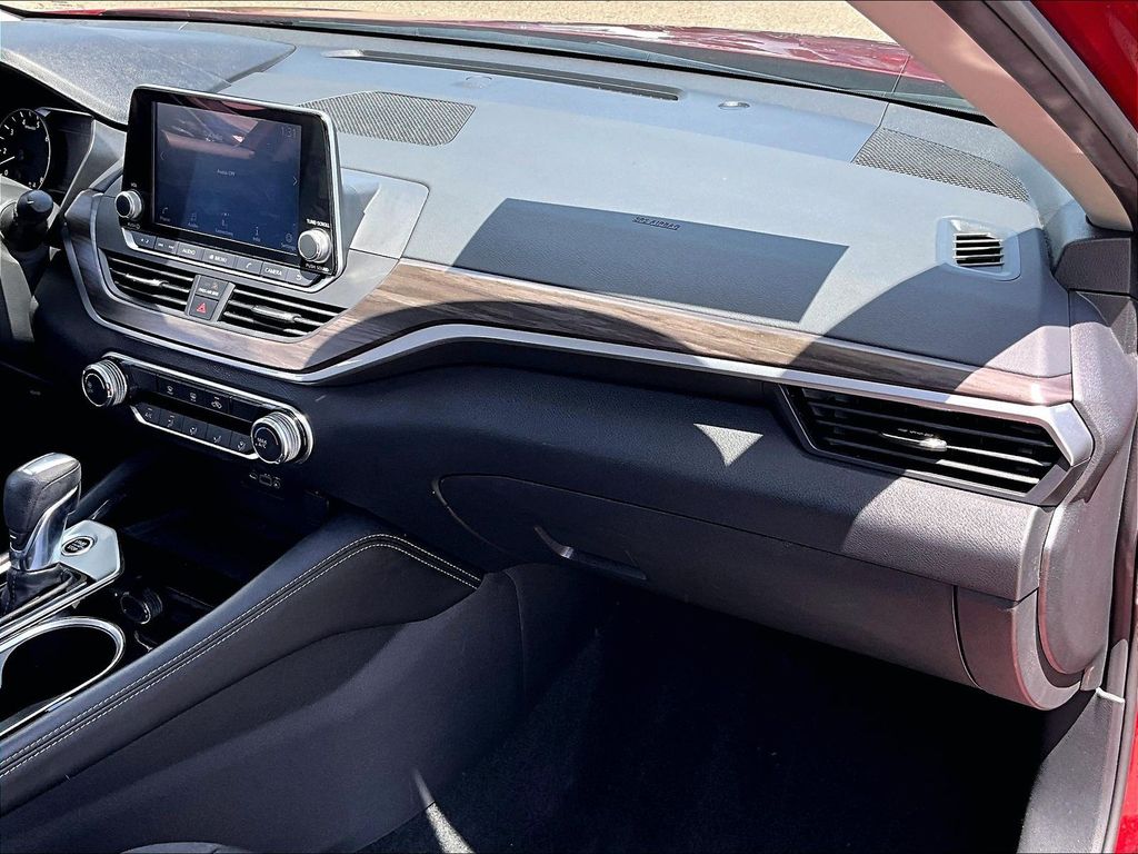 2023 Nissan Altima — photo 13