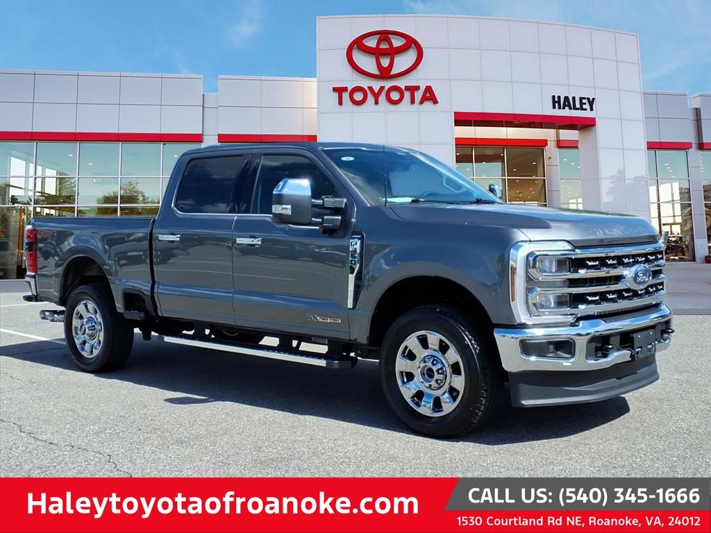 2025 Ford F-350 Super Duty Lariat Crew Cab 4WD