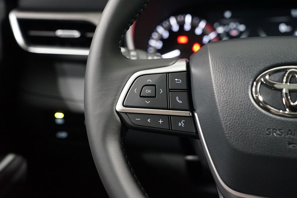 Thumbnail: 2026 Toyota Highlander - 14