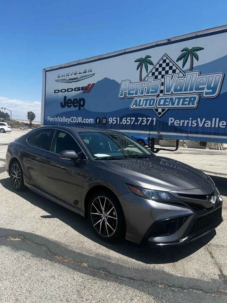 2024 Toyota Camry SE