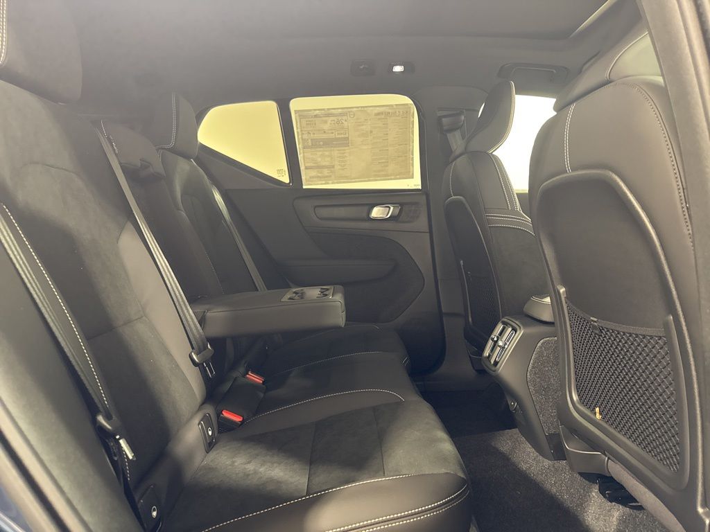 New 2026 Blue Volvo B5 Ultra Black Edition image 24