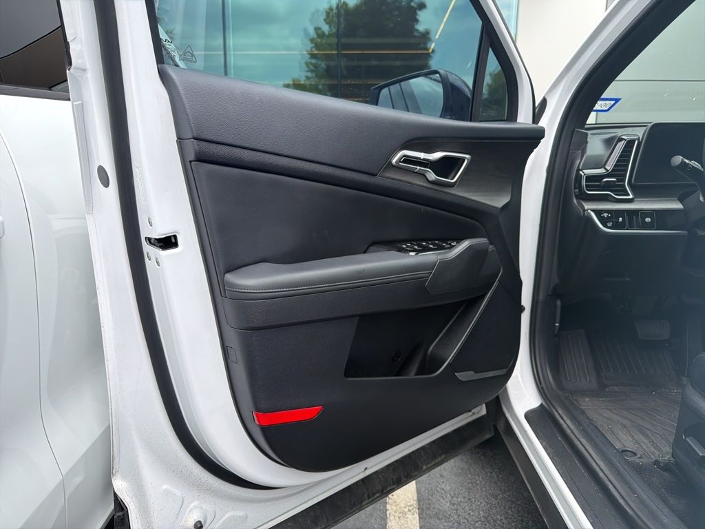 Used 2023 White Kia X-Line image 14