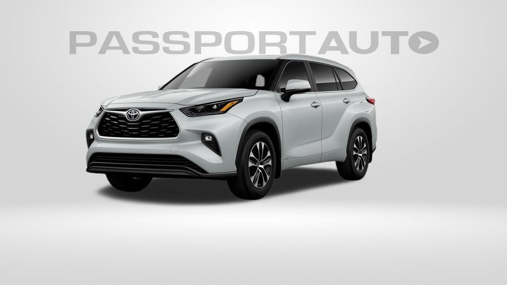 White (Wind Chill Pearl) 2026 Toyota Highlander Hybrid XLE AWD SUV / Crossover All-Wheel Drive Automatic